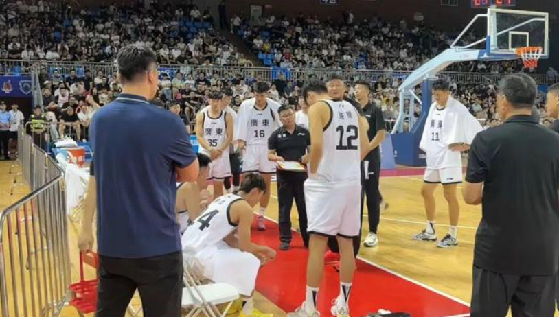 开云官网下载-广东队78-90肯塔基联队！徐杰空砍24分，张昊成为比赛亮点